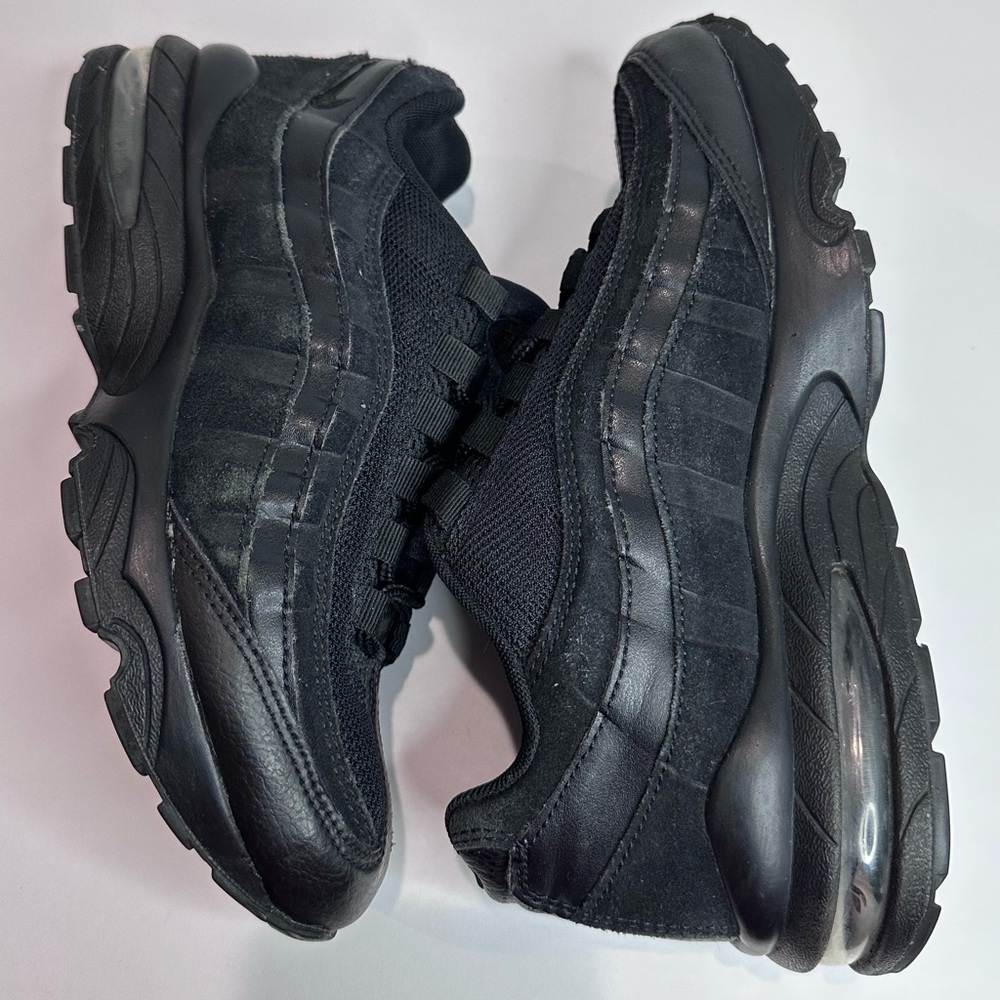 Nike Air Max 95 Black Athletic Shoes - Picture 4 of 6